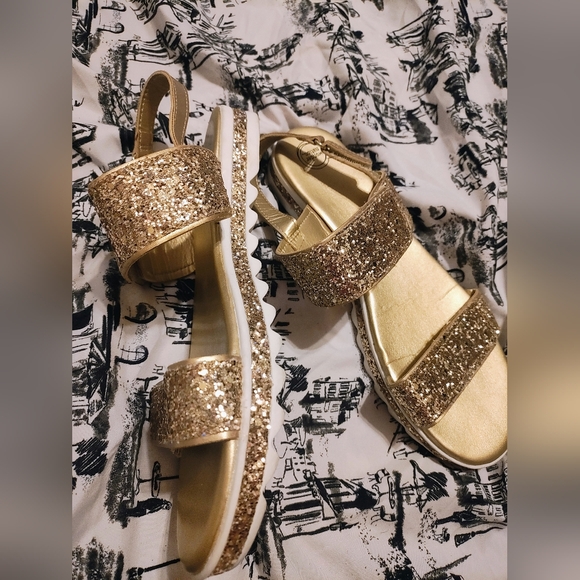 WONDER NATION Gold Glitter Platform Sandals sz6 - Picture 3 of 9
